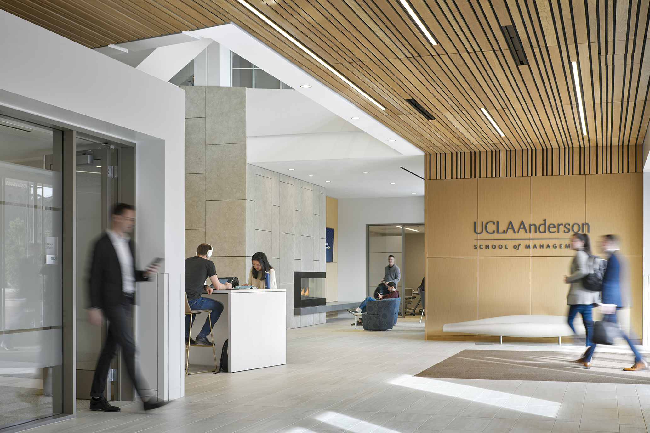 UCLA | Anderson School of Management • Waveguide